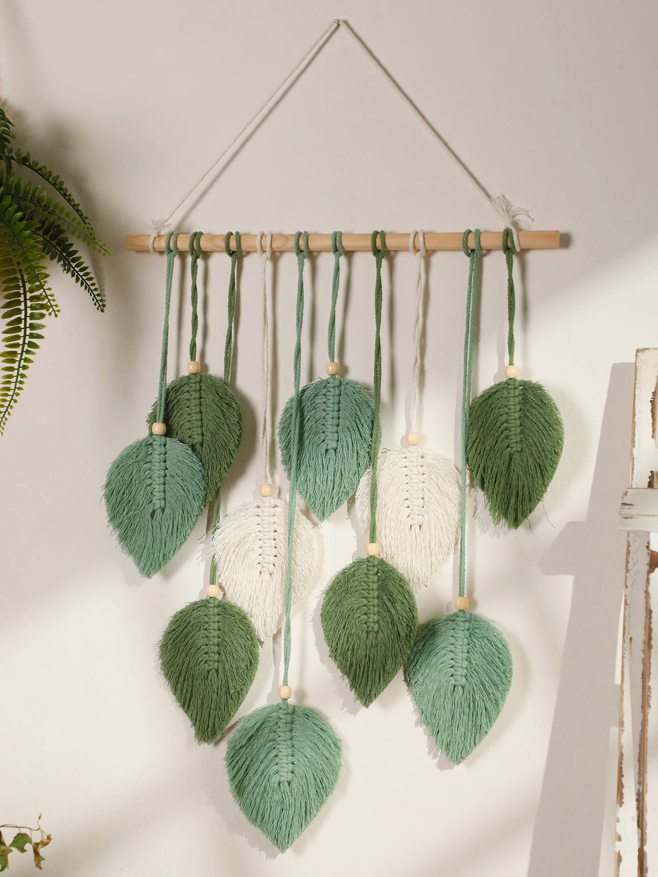 Boho Leaf Macrame Tapestry Woven Wall Hanging Tapestry Home Wall Decor Wood Bead Crafts Bedroom Living Room Decor Aesthetic Gift
