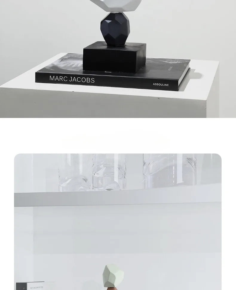 Luxury Ornaments Modern Bedroom Ornament Interior Aesthetic Living Room Figurines Elegant Desk Accessories Home Decorations