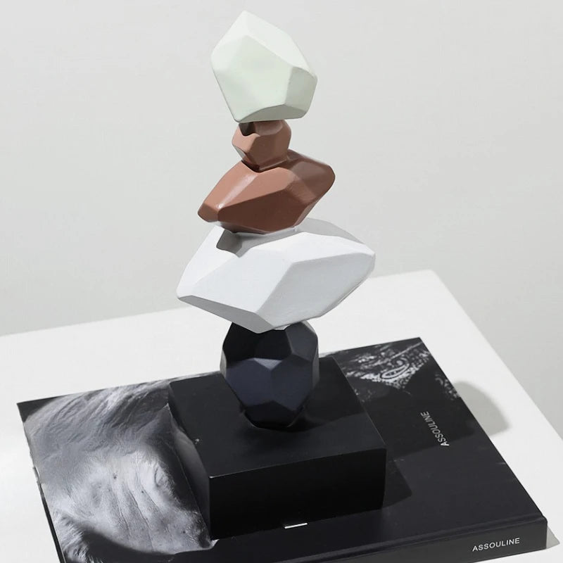 Luxury Ornaments Modern Bedroom Ornament Interior Aesthetic Living Room Figurines Elegant Desk Accessories Home Decorations