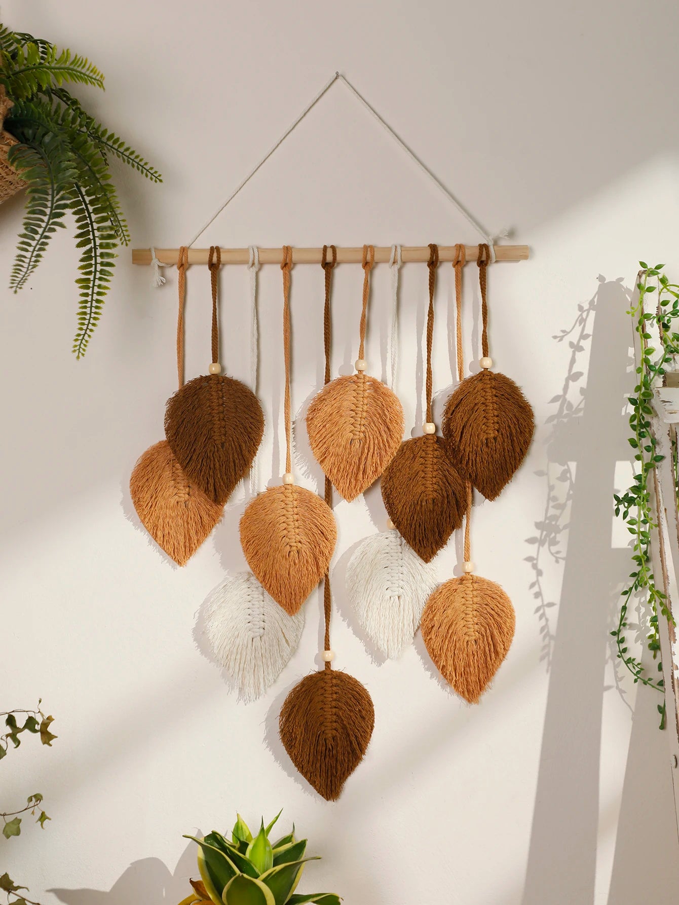 Boho Leaf Macrame Tapestry Woven Wall Hanging Tapestry Home Wall Decor Wood Bead Crafts Bedroom Living Room Decor Aesthetic Gift
