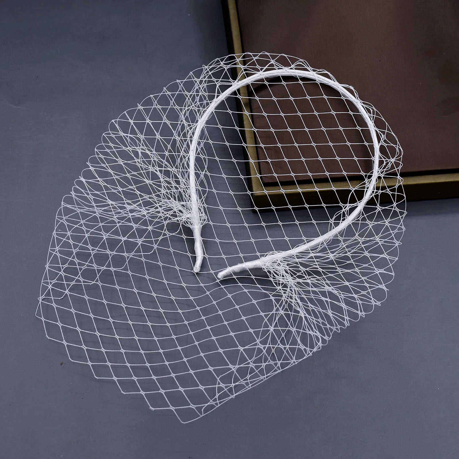 JM26 Tulle Cage Veil with Pearls Wedding Birdcage Veil with Headband Face Cover Bride Headdress Wedding Accessories Mariage