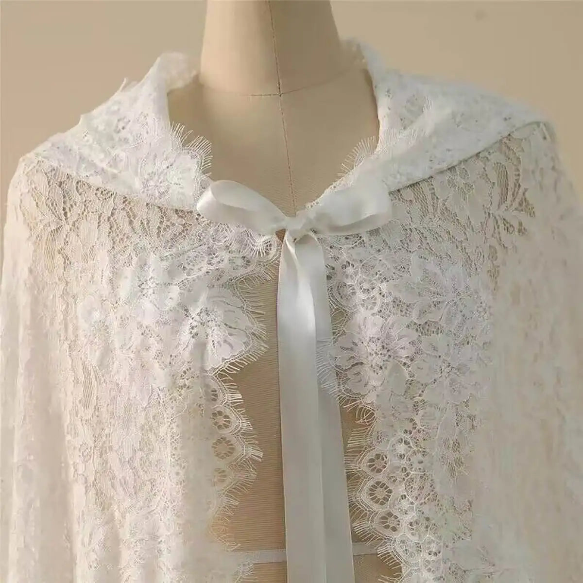 Vintage Wedding Veil  One Layer Long  Mermaid Bride Dresses Cap  Sleeveless Lace Up With Hooded Wrap Customized