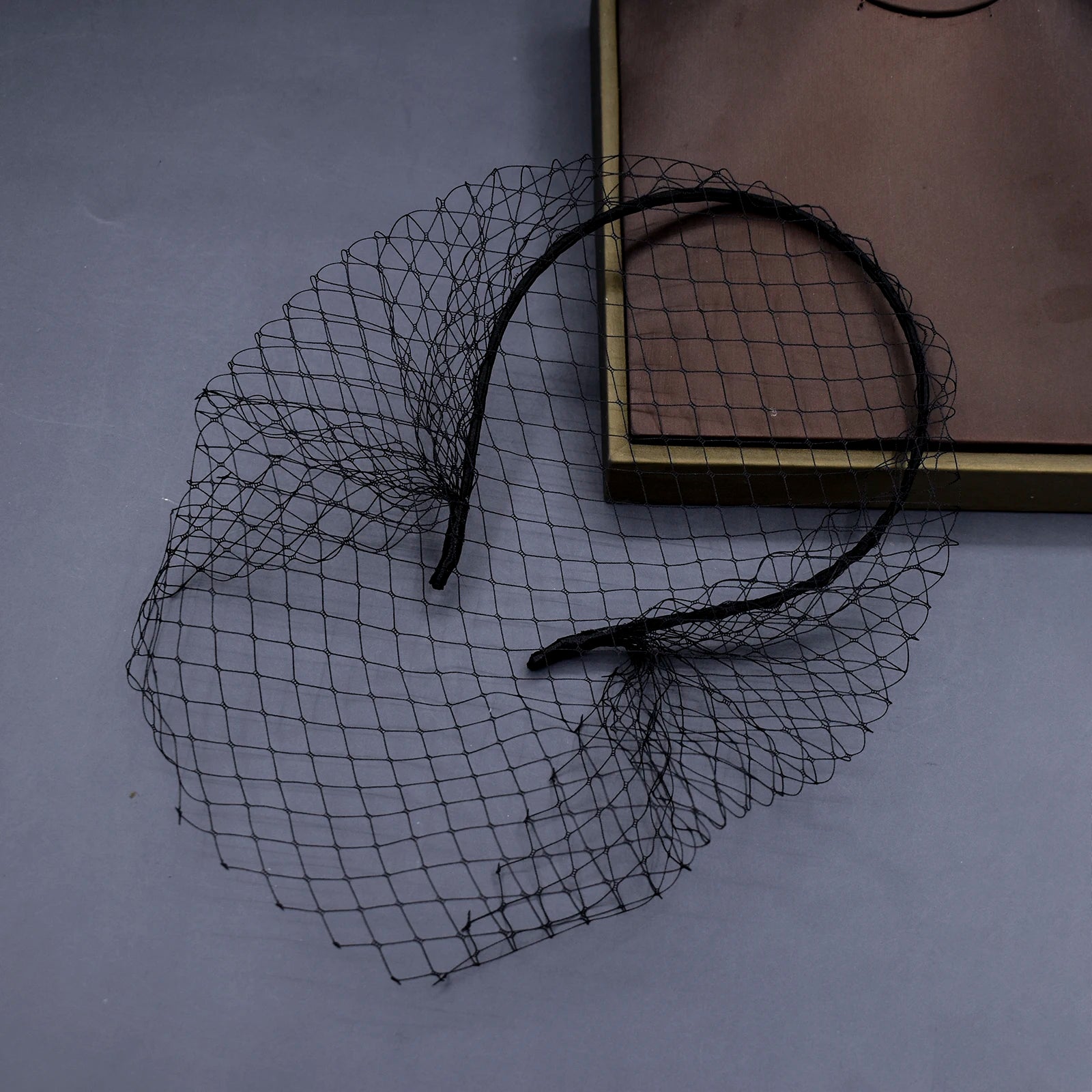 JM26 Tulle Cage Veil with Pearls Wedding Birdcage Veil with Headband Face Cover Bride Headdress Wedding Accessories Mariage