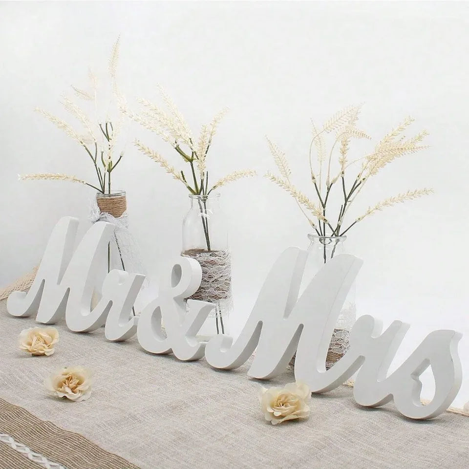 Wooden Letter Wedding Decorations 3D Character Decoration Props for Mr. and Mrs. Wedding Activities Singles Party DIY Decoration