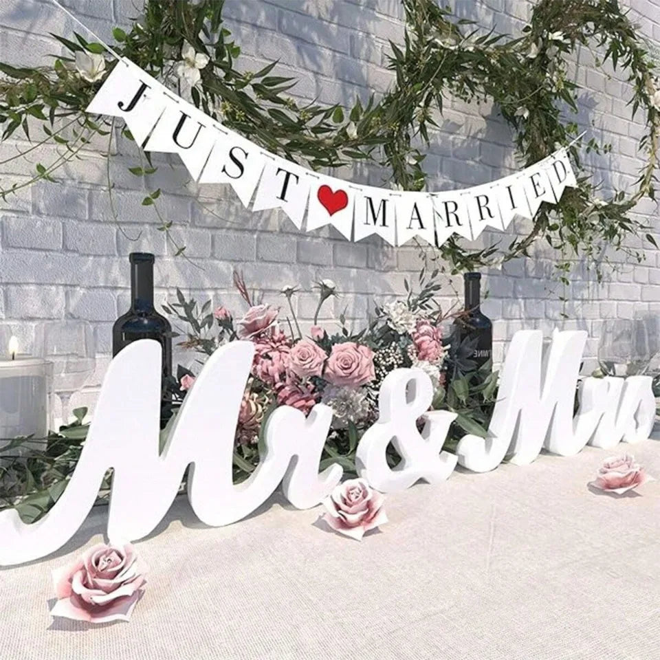 Wooden Letter Wedding Decorations 3D Character Decoration Props for Mr. and Mrs. Wedding Activities Singles Party DIY Decoration