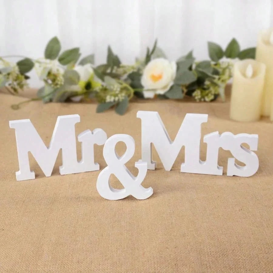 3pcs Wedding Decoration Wooden Love Just Married Mr & Mrs Desktop Ornaments Wood Letters Sign for Married Party Home Table Decor