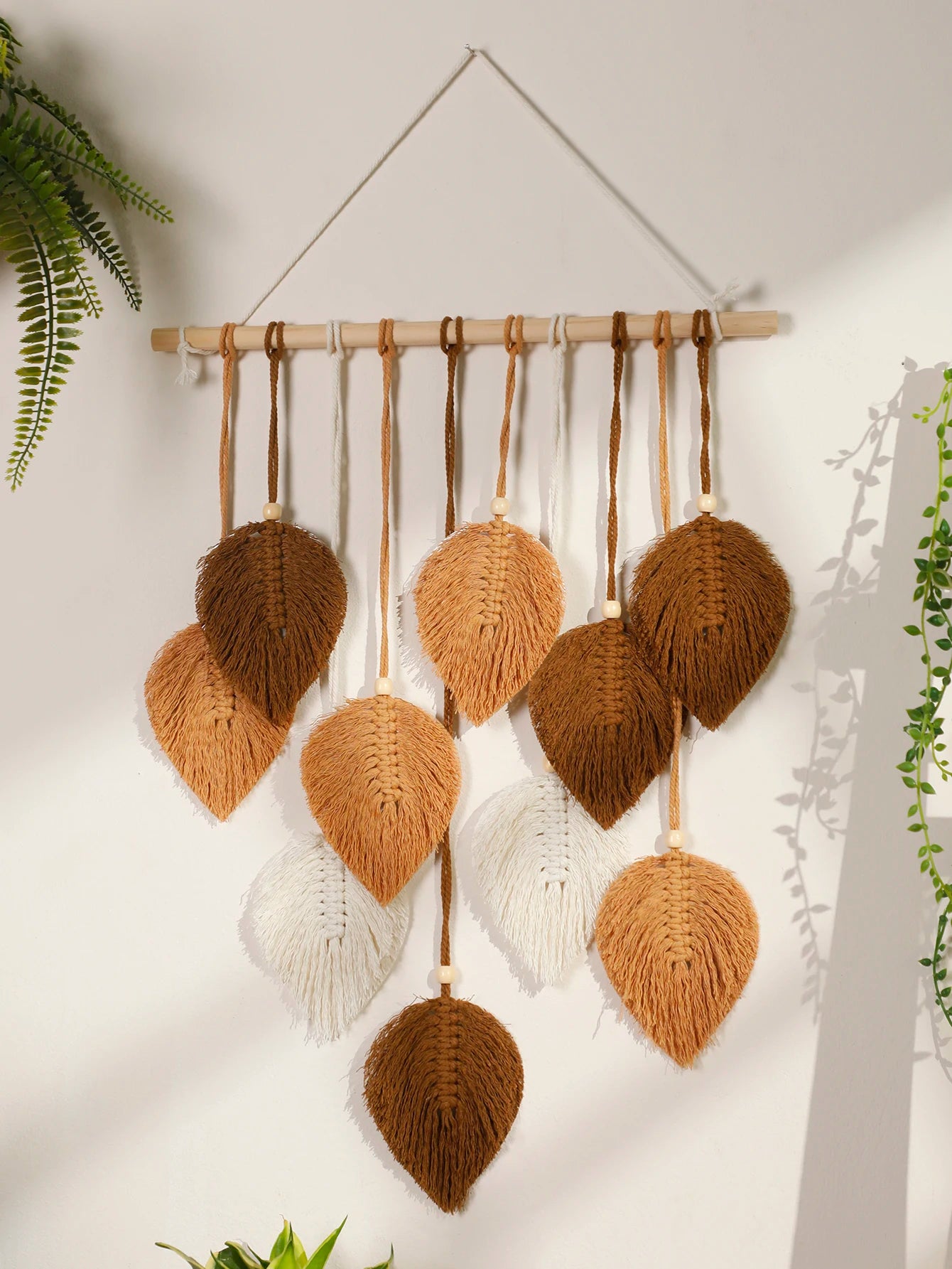 Boho Leaf Macrame Tapestry Woven Wall Hanging Tapestry Home Wall Decor Wood Bead Crafts Bedroom Living Room Decor Aesthetic Gift