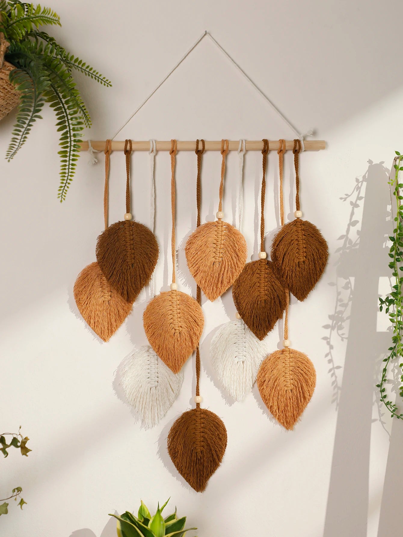 Boho Leaf Macrame Tapestry Woven Wall Hanging Tapestry Home Wall Decor Wood Bead Crafts Bedroom Living Room Decor Aesthetic Gift